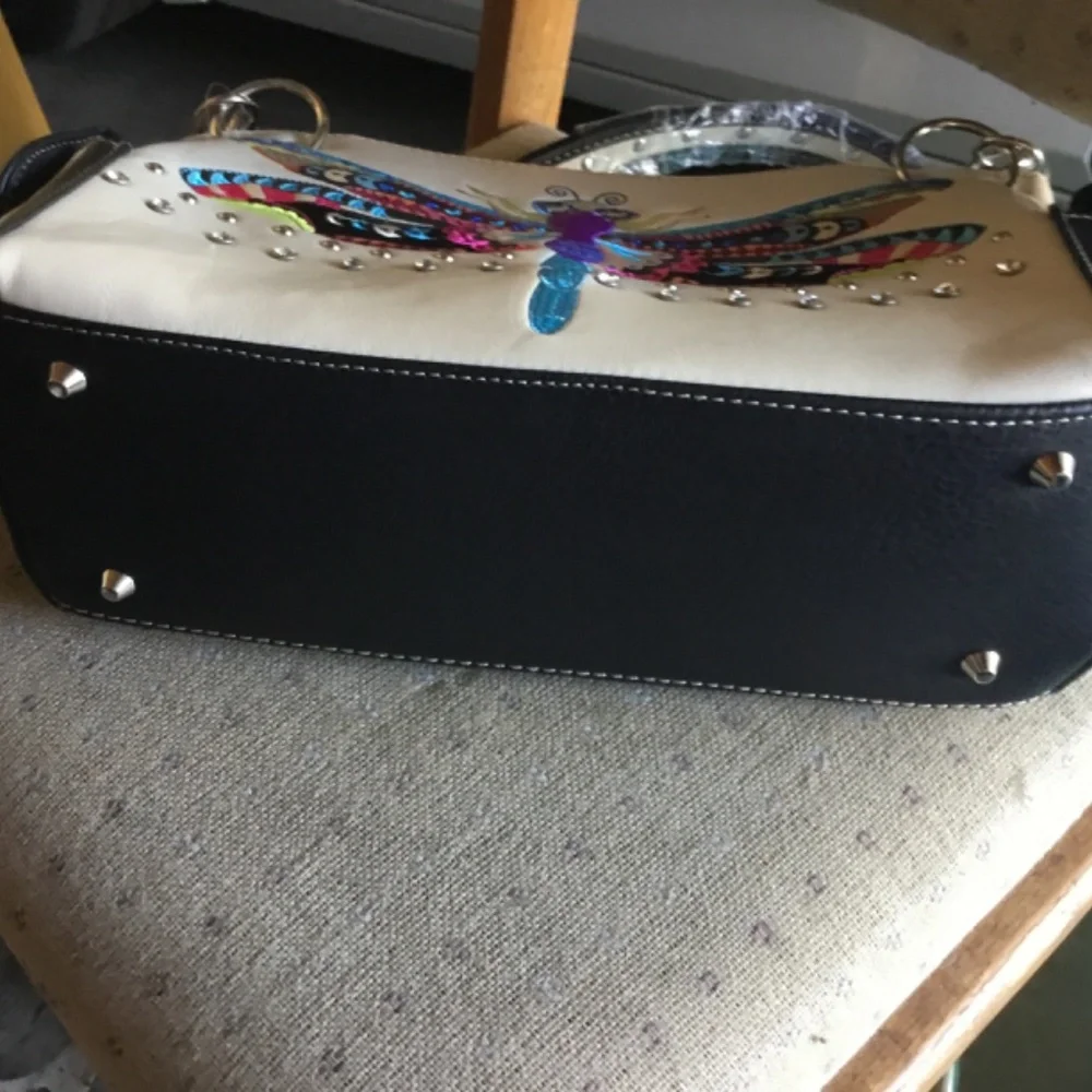 Handbag - Picture 2 of 6